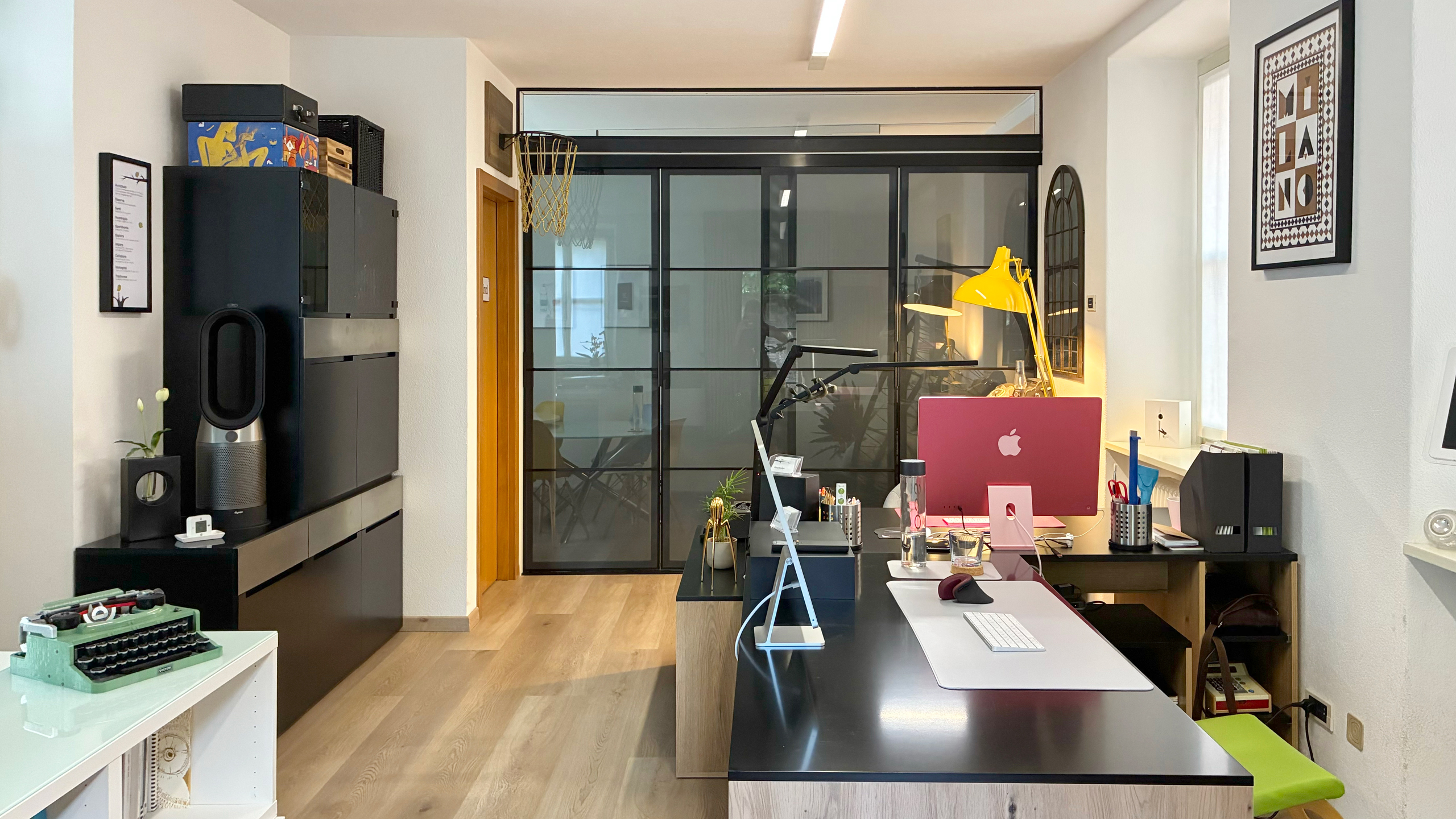 scorcio sull'open space con area 8 chiusa presso coworking chiavenna